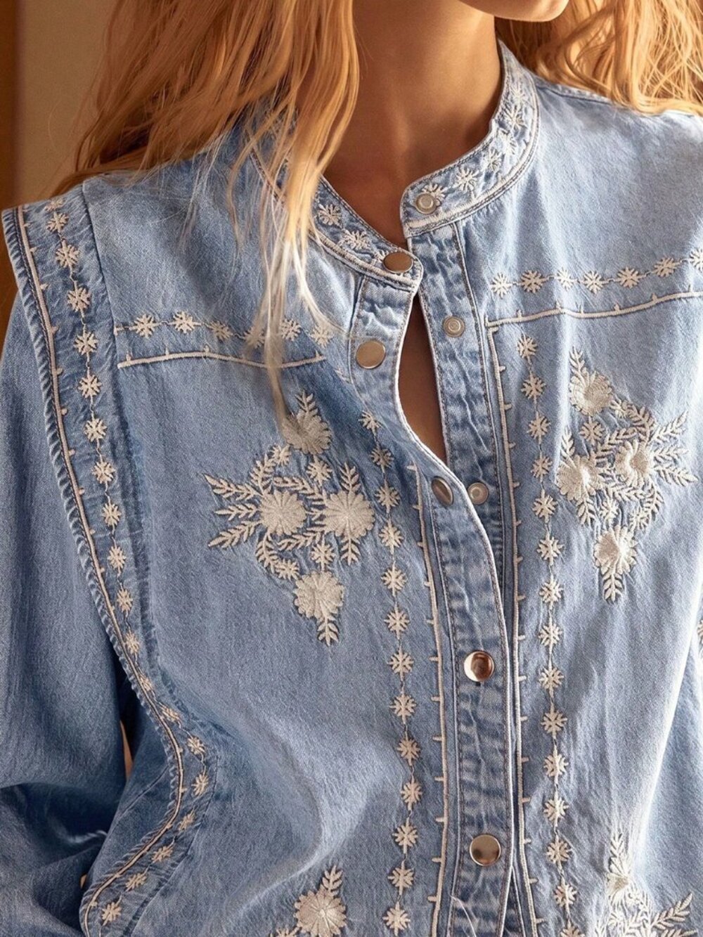 Light Wash Casual Women's Button-Up Embroidered Denim Top